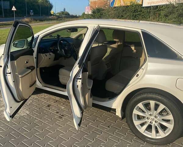 Білий Тойота Венза, об'ємом двигуна 2.67 л та пробігом 220 тис. км за 16000 $, фото 2 на Automoto.ua