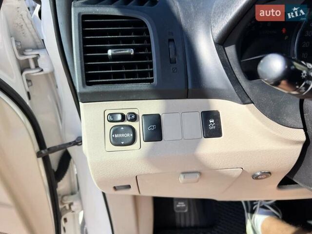 Білий Тойота Венза, об'ємом двигуна 3.46 л та пробігом 130 тис. км за 18990 $, фото 13 на Automoto.ua