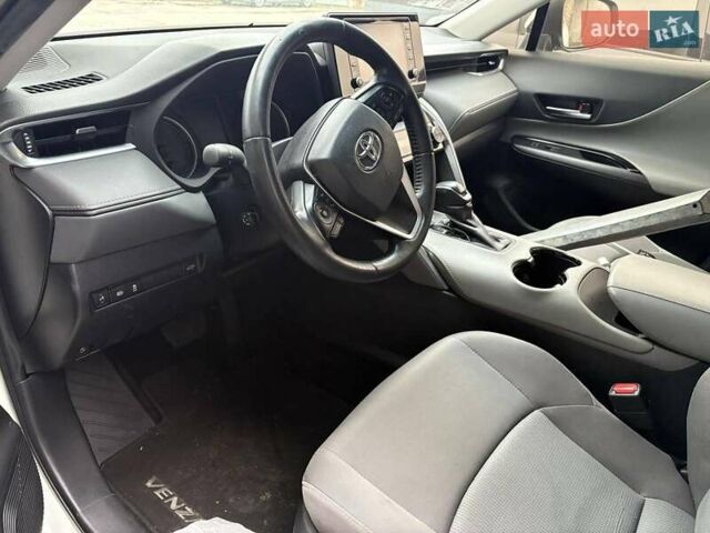 Белый Тойота Венза, объемом двигателя 2.49 л и пробегом 140 тыс. км за 19999 $, фото 1 на Automoto.ua