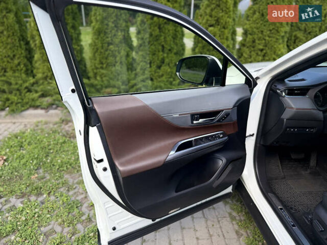 Тойота Венза 2021 в Харькове на Automoto.ua Белый Тойота Венза, объемом двигателя 2.49 л и пробегом 59 тыс. км за 27300 $, фото 44 на Automoto.ua