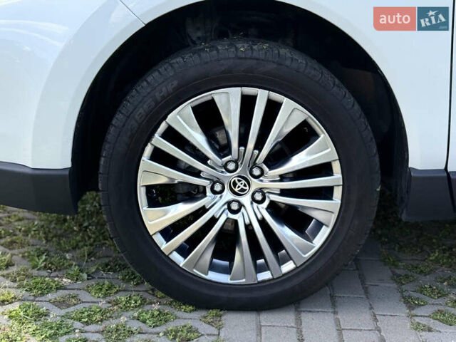 Тойота Венза 2021 в Харькове на Automoto.ua Белый Тойота Венза, объемом двигателя 2.49 л и пробегом 59 тыс. км за 27300 $, фото 15 на Automoto.ua
