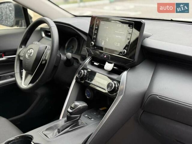 Белый Тойота Венза, объемом двигателя 2.49 л и пробегом 202 тыс. км за 26799 $, фото 10 на Automoto.ua