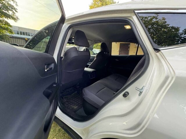 Белый Тойота Венза, объемом двигателя 0 л и пробегом 11 тыс. км за 22100 $, фото 13 на Automoto.ua