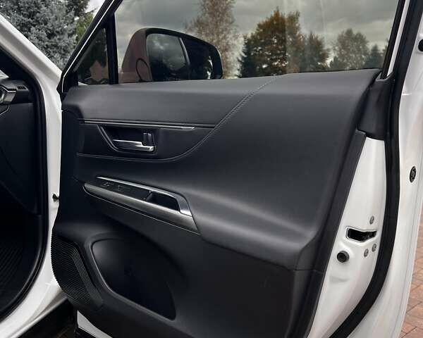 Тойота Венза 2022 в Ивано-Франковске на Automoto.ua Белый Тойота Венза, объемом двигателя 2.49 л и пробегом 77 тыс. км за 33500 $, фото 26 на Automoto.ua
