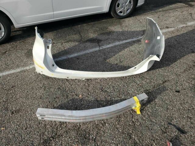 Белый Тойота Венза, объемом двигателя 2.5 л и пробегом 37 тыс. км за 11500 $, фото 12 на Automoto.ua