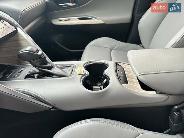 Белый Тойота Венза, объемом двигателя 2.49 л и пробегом 28 тыс. км за 34900 $, фото 14 на Automoto.ua