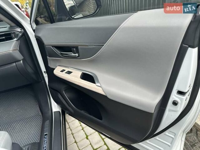 Белый Тойота Венза, объемом двигателя 2.49 л и пробегом 28 тыс. км за 34900 $, фото 23 на Automoto.ua