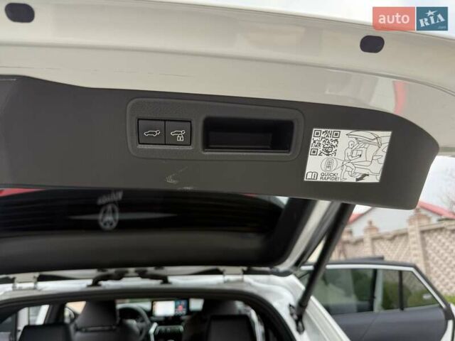 Белый Тойота Венза, объемом двигателя 2.49 л и пробегом 9 тыс. км за 36800 $, фото 45 на Automoto.ua