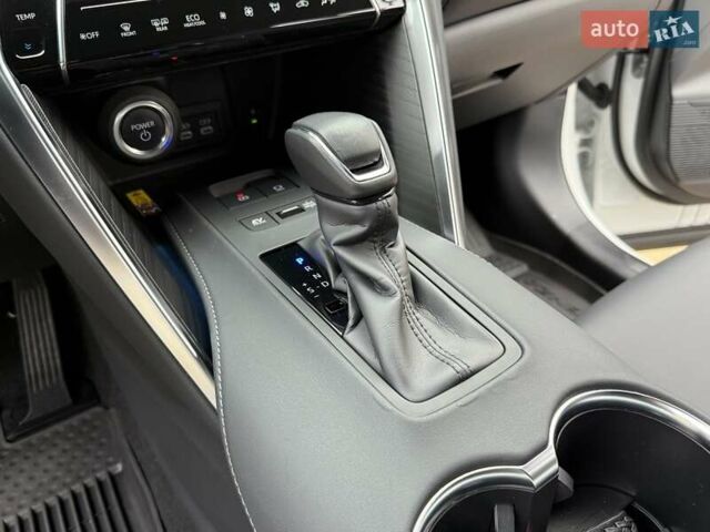 Белый Тойота Венза, объемом двигателя 2.49 л и пробегом 9 тыс. км за 36800 $, фото 31 на Automoto.ua