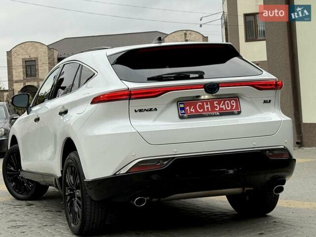 Белый Тойота Венза, объемом двигателя 2.49 л и пробегом 9 тыс. км за 36800 $, фото 3 на Automoto.ua