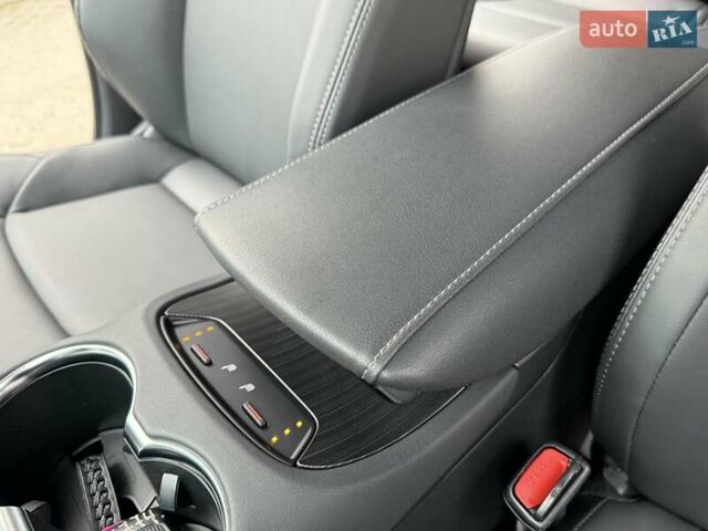 Белый Тойота Венза, объемом двигателя 2.49 л и пробегом 9 тыс. км за 36800 $, фото 32 на Automoto.ua