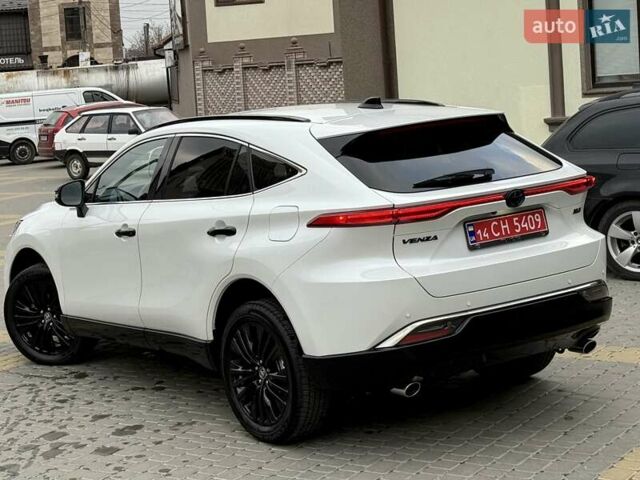 Белый Тойота Венза, объемом двигателя 2.49 л и пробегом 9 тыс. км за 36800 $, фото 2 на Automoto.ua