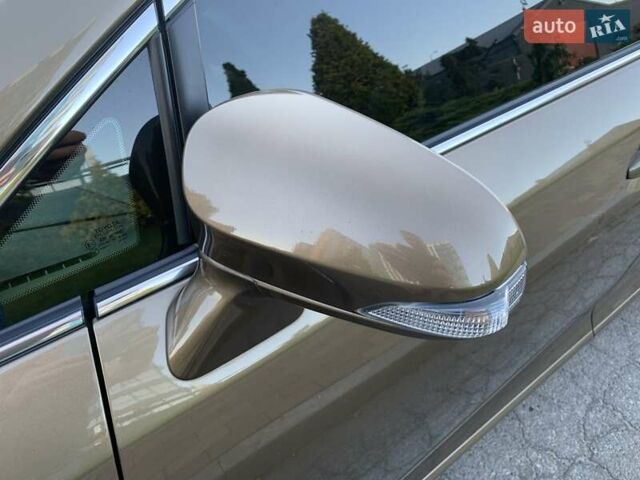 Бежевый Тойота Венза, объемом двигателя 2.7 л и пробегом 180 тыс. км за 15700 $, фото 7 на Automoto.ua