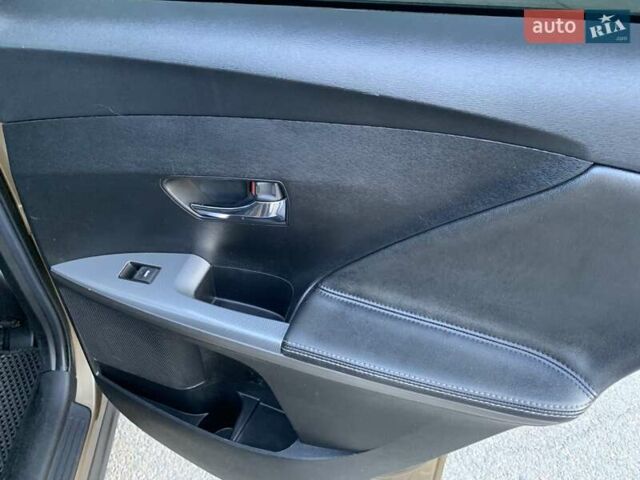 Бежевый Тойота Венза, объемом двигателя 2.7 л и пробегом 180 тыс. км за 15700 $, фото 29 на Automoto.ua