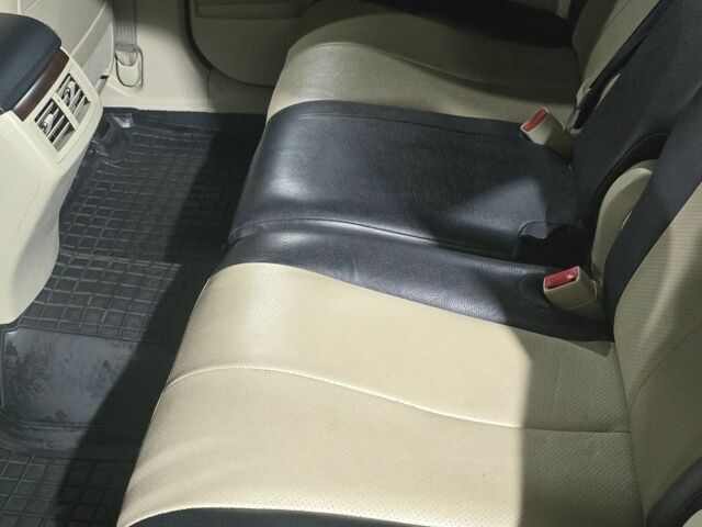 Чорний Тойота Венза, об'ємом двигуна 2.7 л та пробігом 205 тис. км за 12000 $, фото 5 на Automoto.ua