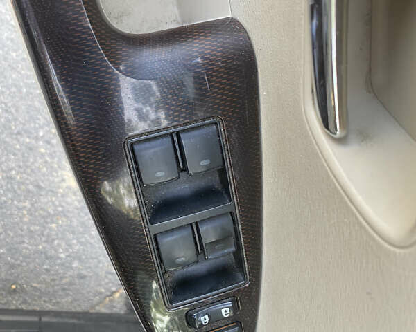 Чорний Тойота Венза, об'ємом двигуна 2.7 л та пробігом 250 тис. км за 14500 $, фото 7 на Automoto.ua