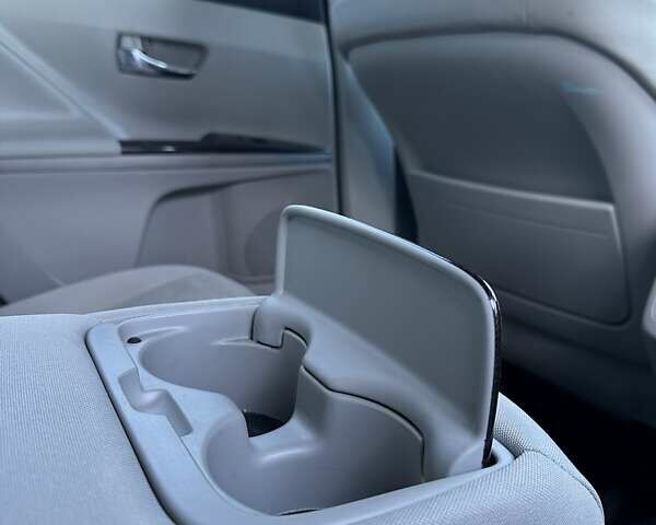 Черный Тойота Венза, объемом двигателя 2.7 л и пробегом 249 тыс. км за 12800 $, фото 23 на Automoto.ua