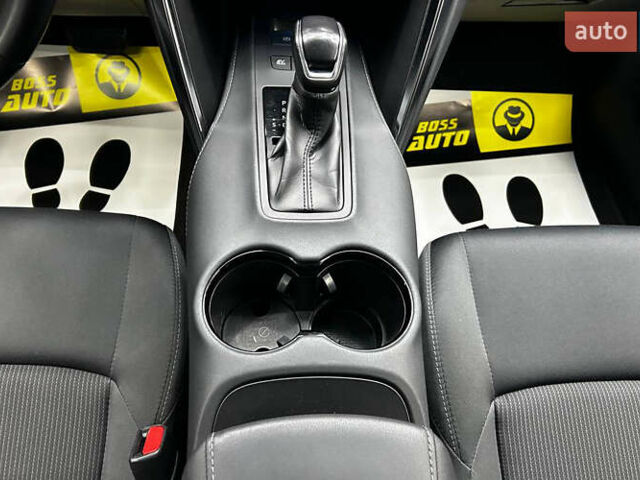 Чорний Тойота Венза, об'ємом двигуна 2.49 л та пробігом 77 тис. км за 31900 $, фото 10 на Automoto.ua