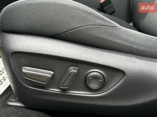 Чорний Тойота Венза, об'ємом двигуна 2.49 л та пробігом 77 тис. км за 31900 $, фото 11 на Automoto.ua