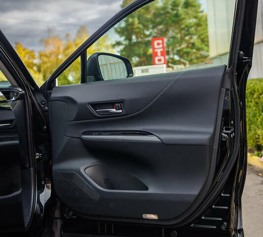 Тойота Венза 2021 у Чернівцях на Automoto.ua Чорний Тойота Венза, об'ємом двигуна 2.49 л та пробігом 77 тис. км за 32900 $, фото 38 на Automoto.ua