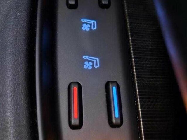 Черный Тойота Венза, объемом двигателя 2.5 л и пробегом 78 тыс. км за 19300 $, фото 9 на Automoto.ua