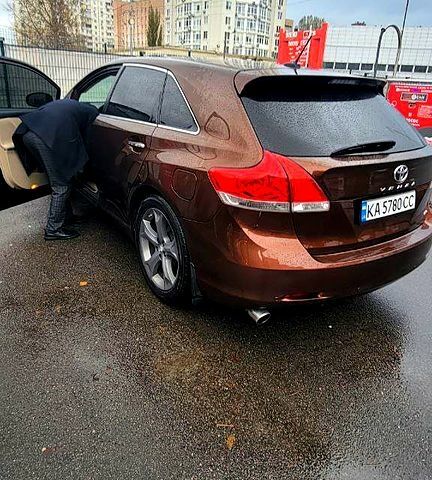 Тойота Венза 2010 у Києві на Automoto.ua Коричневий Тойота Венза, об'ємом двигуна 3.5 л та пробігом 300 тис. км за 14500 $, фото 1 на Automoto.ua