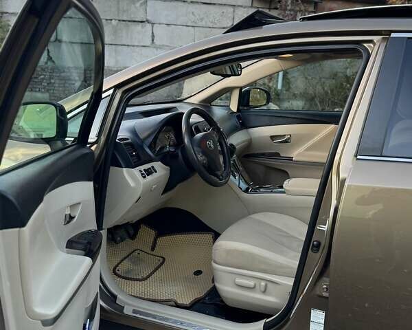 Коричневый Тойота Венза, объемом двигателя 2.7 л и пробегом 300 тыс. км за 12500 $, фото 5 на Automoto.ua