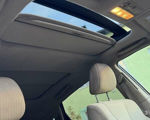 Коричневый Тойота Венза, объемом двигателя 2.7 л и пробегом 300 тыс. км за 12500 $, фото 1 на Automoto.ua