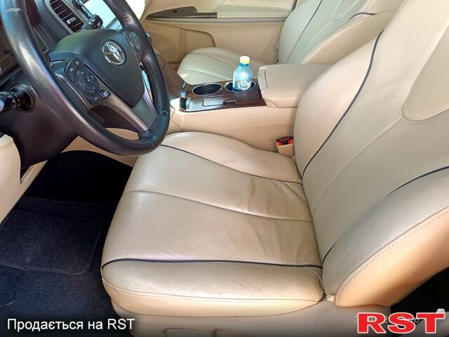 Красный Тойота Венза, объемом двигателя 2.7 л и пробегом 161 тыс. км за 18500 $, фото 1 на Automoto.ua