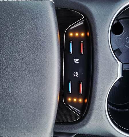 Красный Тойота Венза, объемом двигателя 2.49 л и пробегом 47 тыс. км за 30200 $, фото 11 на Automoto.ua