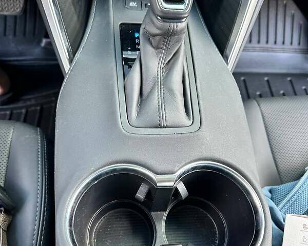 Красный Тойота Венза, объемом двигателя 2.49 л и пробегом 62 тыс. км за 29900 $, фото 8 на Automoto.ua