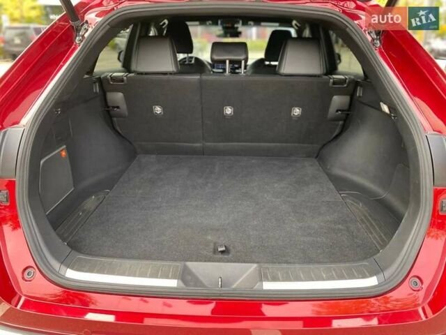 Тойота Венза 2021 в Киеве на Automoto.ua Красный Тойота Венза, объемом двигателя 2.49 л и пробегом 19 тыс. км за 34000 $, фото 51 на Automoto.ua