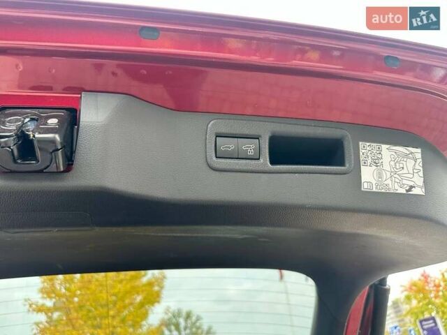 Тойота Венза 2021 в Киеве на Automoto.ua Красный Тойота Венза, объемом двигателя 2.49 л и пробегом 19 тыс. км за 34000 $, фото 49 на Automoto.ua