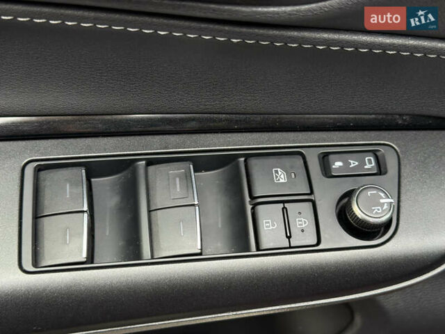 Тойота Венза 2022 в Киеве на Automoto.ua Красный Тойота Венза, объемом двигателя 2.49 л и пробегом 68 тыс. км за 29999 $, фото 32 на Automoto.ua