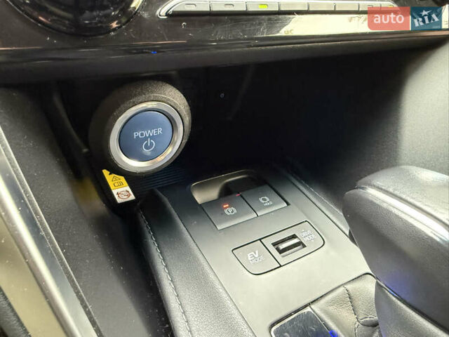 Тойота Венза 2022 в Киеве на Automoto.ua Красный Тойота Венза, объемом двигателя 2.49 л и пробегом 68 тыс. км за 29999 $, фото 45 на Automoto.ua