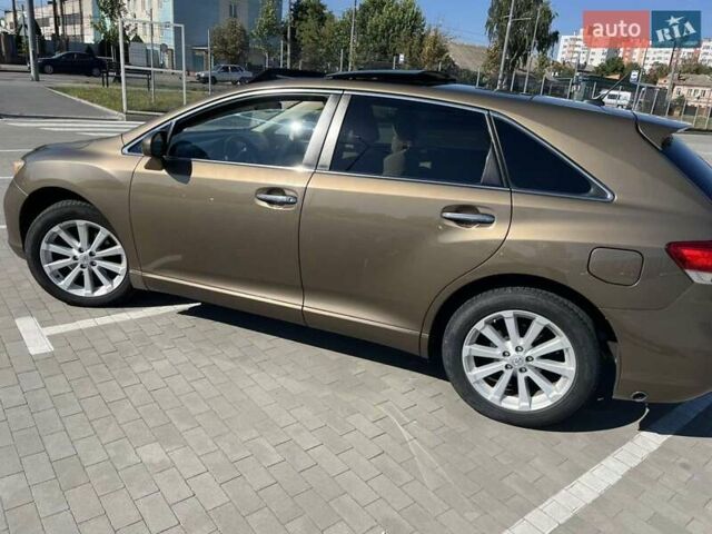 Тойота Венза, объемом двигателя 2.7 л и пробегом 300 тыс. км за 11800 $, фото 1 на Automoto.ua