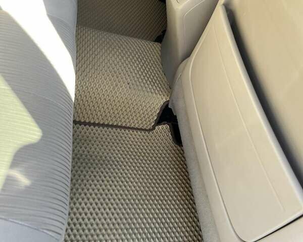 Тойота Венза, объемом двигателя 2.7 л и пробегом 300 тыс. км за 11800 $, фото 15 на Automoto.ua