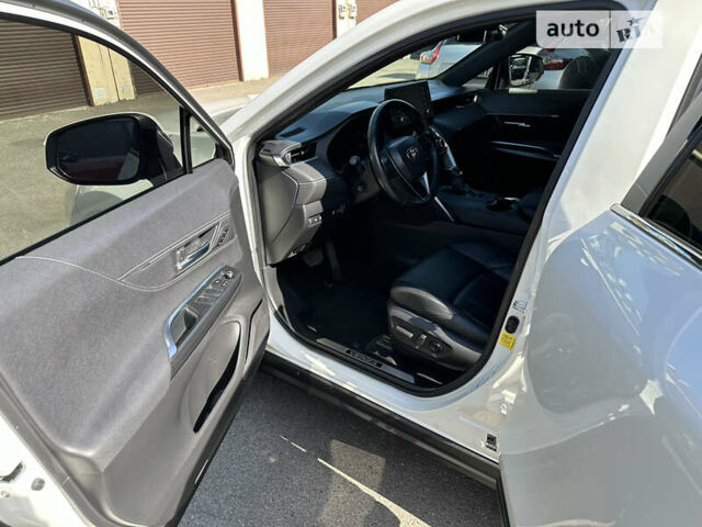 Тойота Венза 2021 у Ирпене на Automoto.ua Тойота Венза, об'ємом двигуна 2.5 л та пробігом 38 тис. км за 32300 $, фото 7 на Automoto.ua