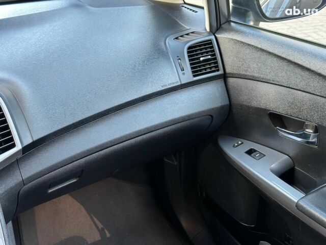 Серый Тойота Венза, объемом двигателя 2.7 л и пробегом 153 тыс. км за 15940 $, фото 19 на Automoto.ua