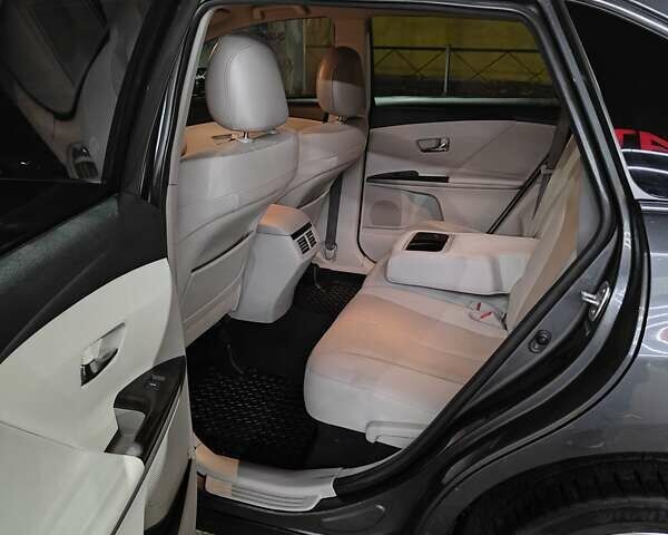 Серый Тойота Венза, объемом двигателя 3.5 л и пробегом 138 тыс. км за 12500 $, фото 12 на Automoto.ua