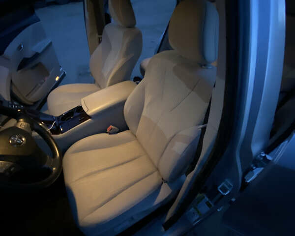 Серый Тойота Венза, объемом двигателя 2.7 л и пробегом 220 тыс. км за 14000 $, фото 12 на Automoto.ua