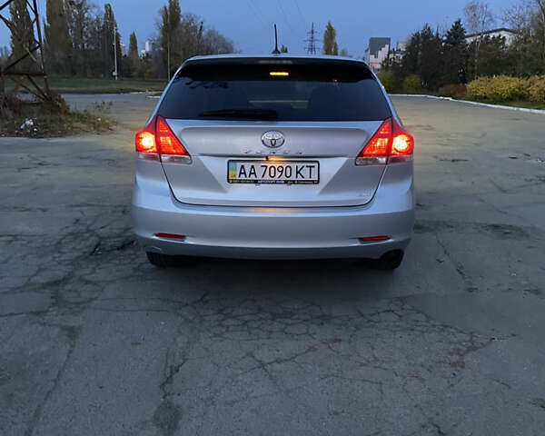 Серый Тойота Венза, объемом двигателя 2.7 л и пробегом 220 тыс. км за 14000 $, фото 3 на Automoto.ua