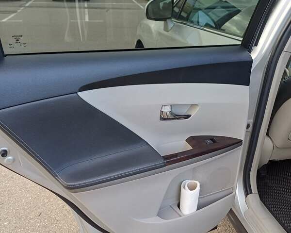 Серый Тойота Венза, объемом двигателя 2.7 л и пробегом 200 тыс. км за 13000 $, фото 12 на Automoto.ua