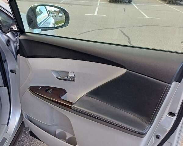 Серый Тойота Венза, объемом двигателя 2.7 л и пробегом 200 тыс. км за 13000 $, фото 17 на Automoto.ua