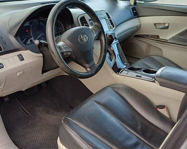 Серый Тойота Венза, объемом двигателя 2.7 л и пробегом 200 тыс. км за 13000 $, фото 3 на Automoto.ua