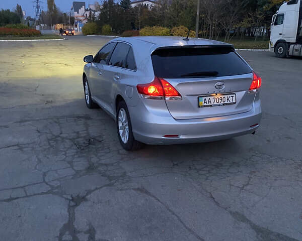 Серый Тойота Венза, объемом двигателя 2.7 л и пробегом 220 тыс. км за 14000 $, фото 2 на Automoto.ua