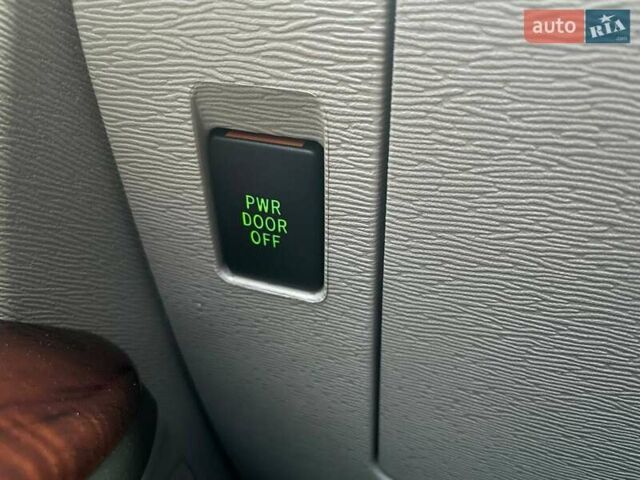Серый Тойота Венза, объемом двигателя 2.67 л и пробегом 273 тыс. км за 14490 $, фото 19 на Automoto.ua