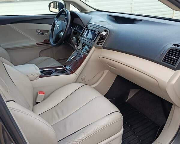 Серый Тойота Венза, объемом двигателя 2.7 л и пробегом 250 тыс. км за 11900 $, фото 6 на Automoto.ua