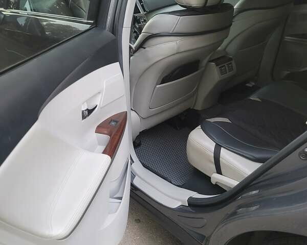 Серый Тойота Венза, объемом двигателя 2.72 л и пробегом 120 тыс. км за 14300 $, фото 6 на Automoto.ua