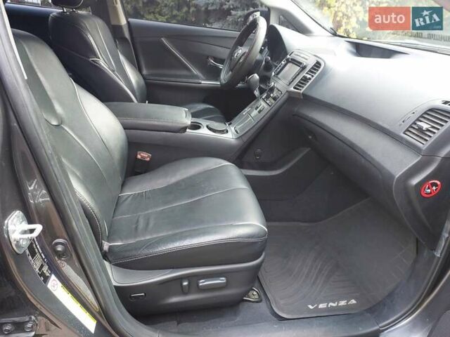 Серый Тойота Венза, объемом двигателя 2.67 л и пробегом 35 тыс. км за 21000 $, фото 19 на Automoto.ua